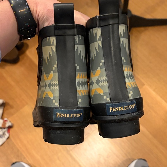 Pendleton Black and Gray rain boots - Picture 3 of 4
